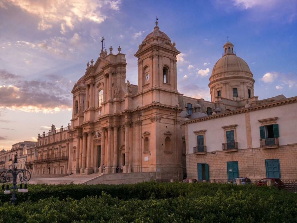 Bed and Breakfast Porta Nazionale Dependance Noto Exterior foto