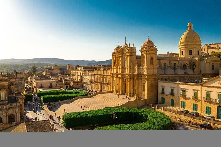 Bed and Breakfast Porta Nazionale Dependance Noto Exterior foto