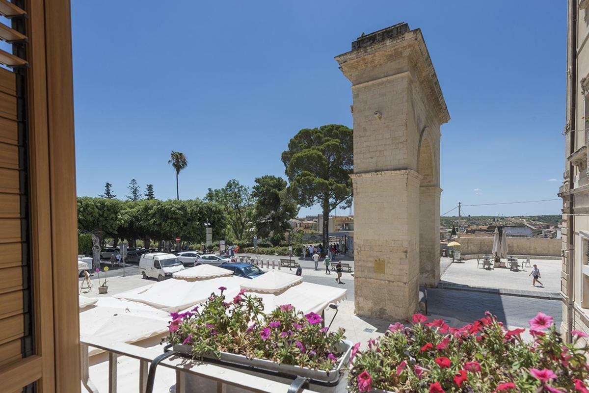 Bed and Breakfast Porta Nazionale Dependance Noto Exterior foto